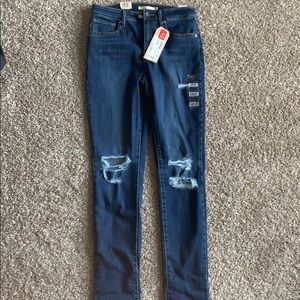 Skinny High Rise Levi Jeans